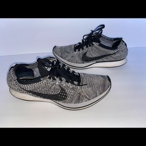 Nike black/white fly knit runner Men’s 11